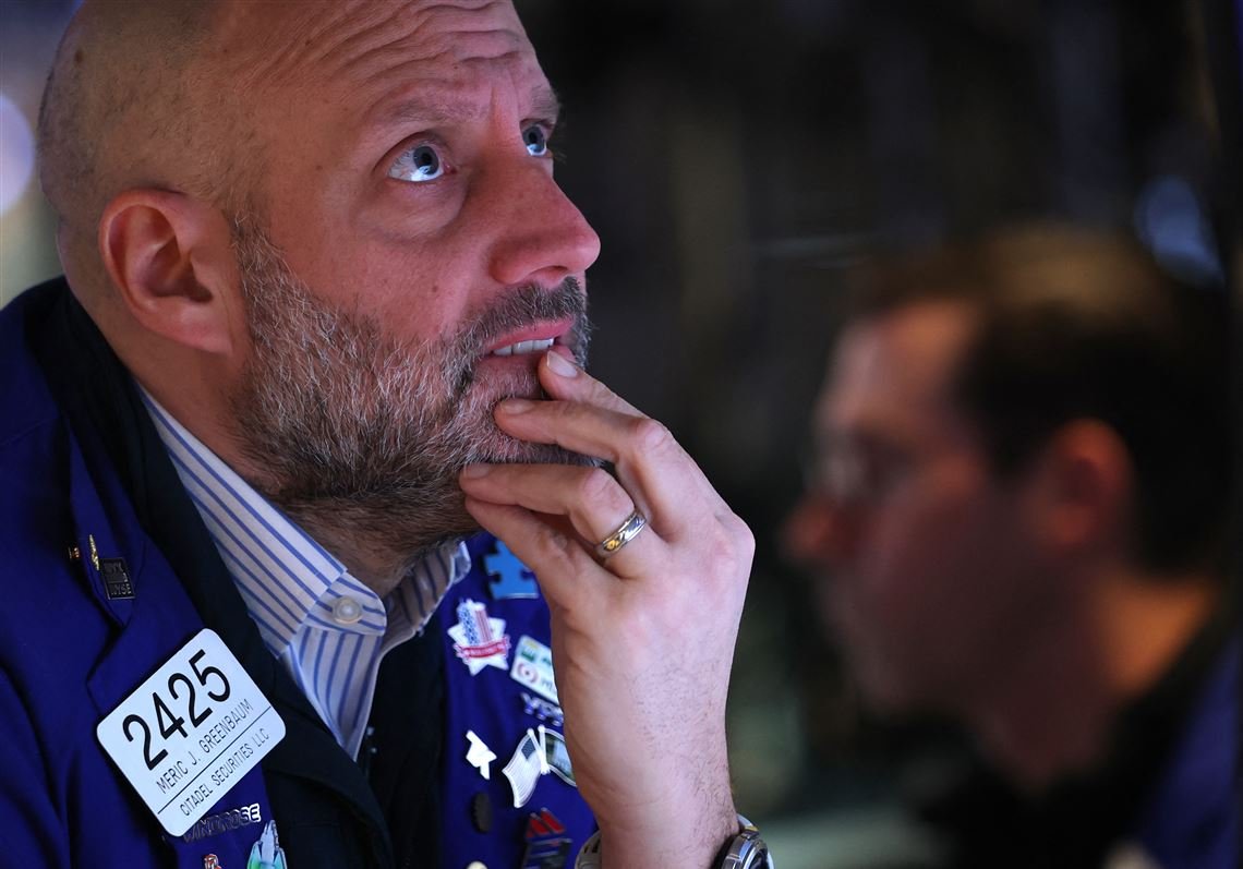 us.-futures-decline-and-gold-hits-another-record-as-markets-steady-ahead-of-trump’s-speech-at-davos