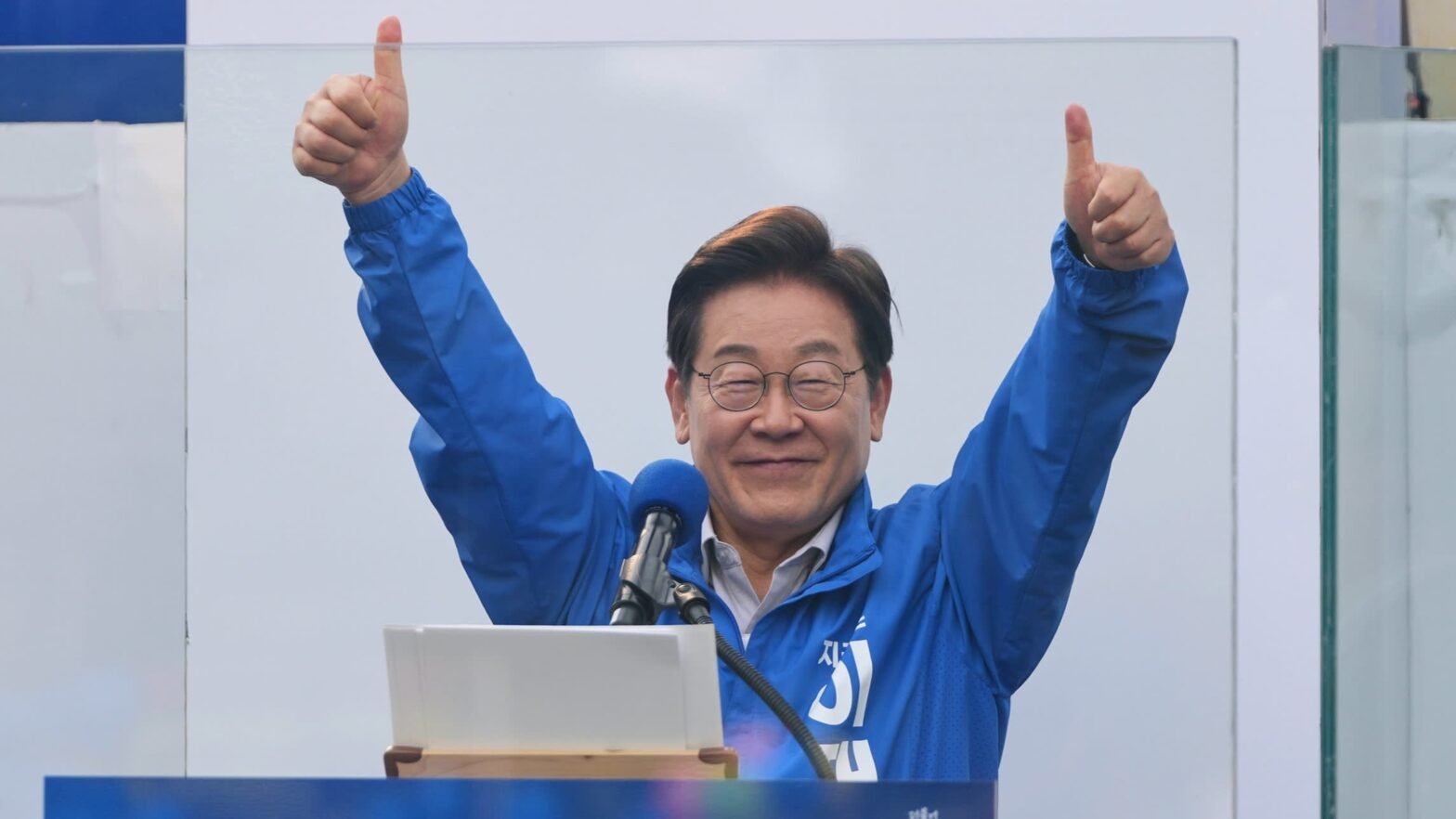 chip-stocks-power-south-korea’s-share-index-through-record-5,000-level