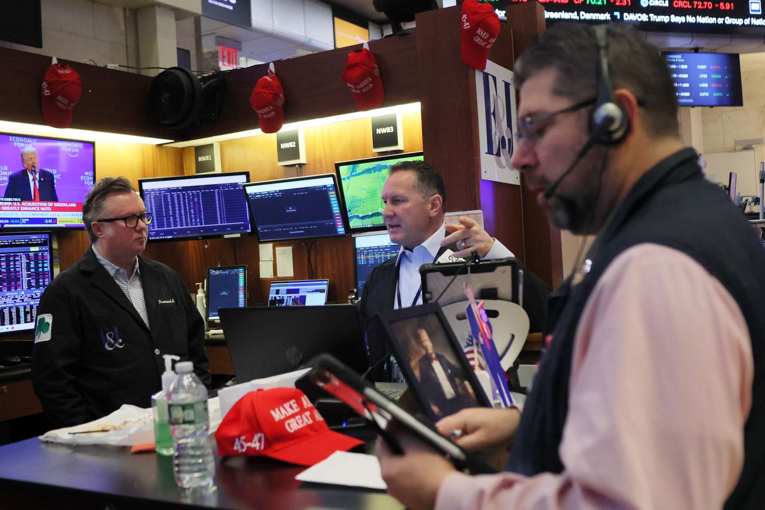 dow-jones-today:-stock-futures-point-to-higher-open-after-indexes-rebound-on-eased-tensions-over-greenland;-pce-inflation-data-on-tap