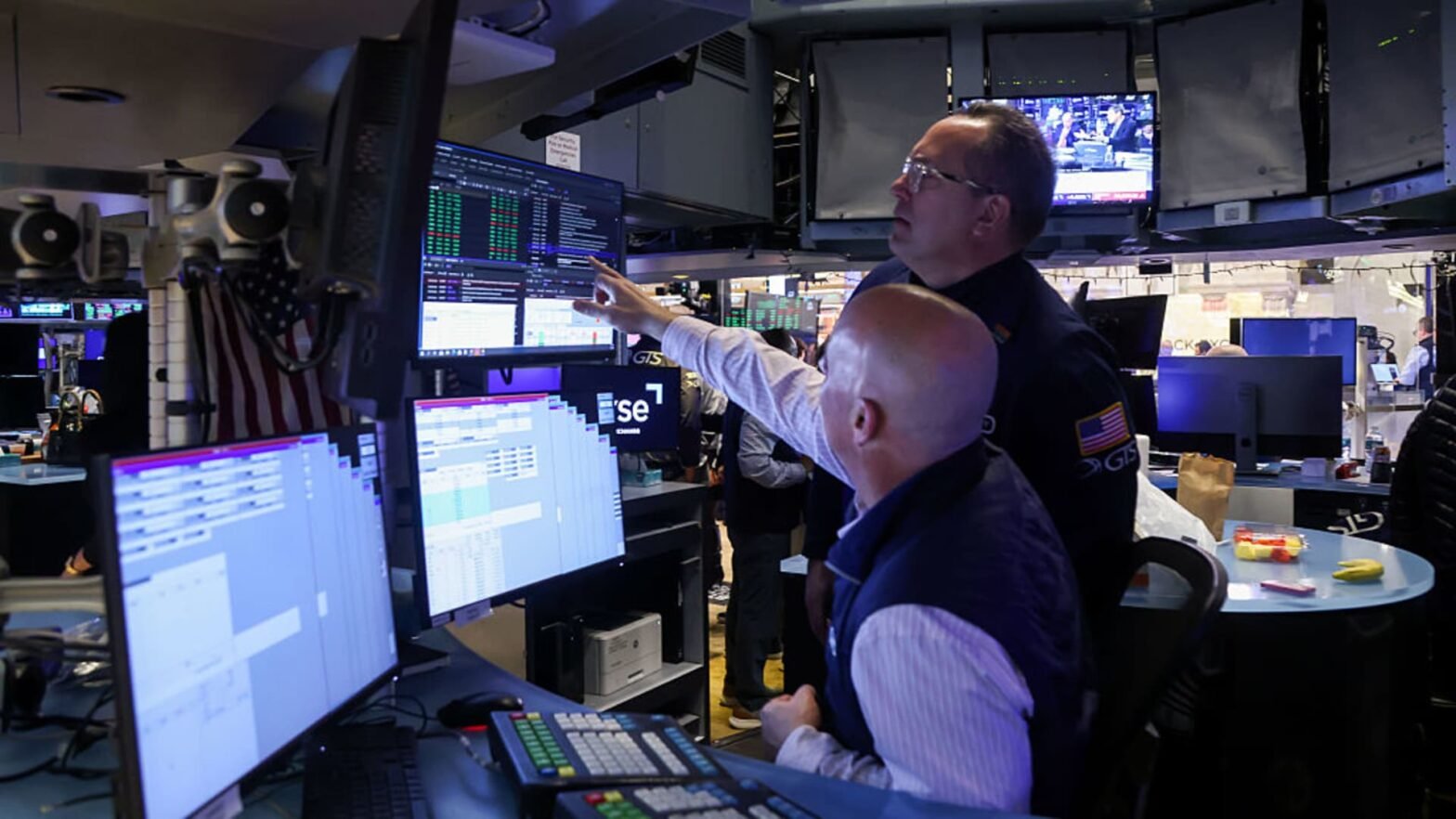 stock-futures-slip-after-major-averages-advance-for-second-straight-day:-live-updates