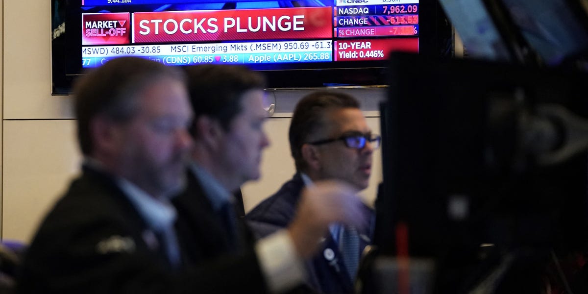 stock-market-is-flashing-a-rare-warning-the-ai-bubble-could-soon-pop