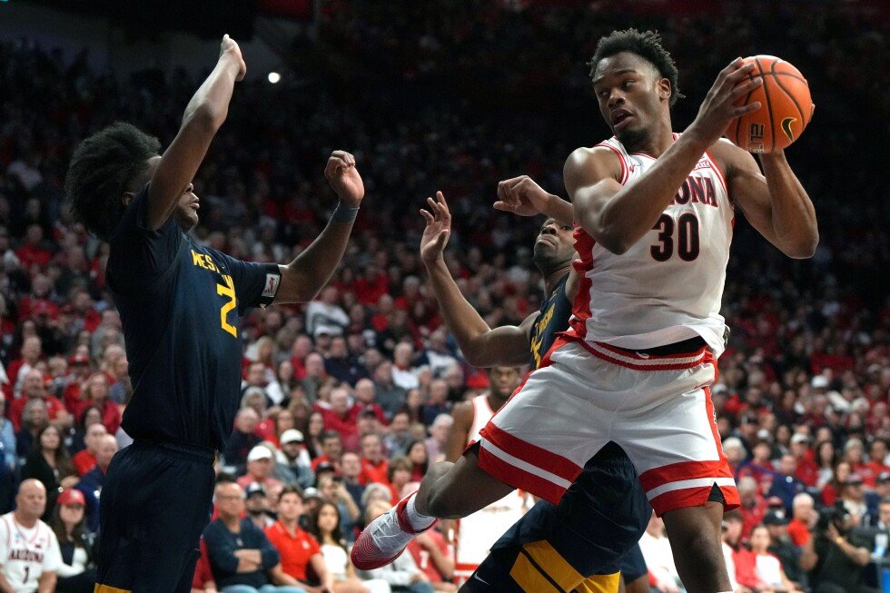 arizona-still-unanimous-no-1-in-ap-top-25-poll-ahead-of-showdown-with-no.-13-byu