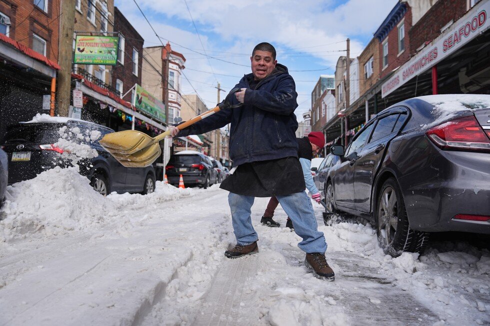 shoveling-snow?-over-exertion-and-cold-temps-can-raise-your-heart-risks