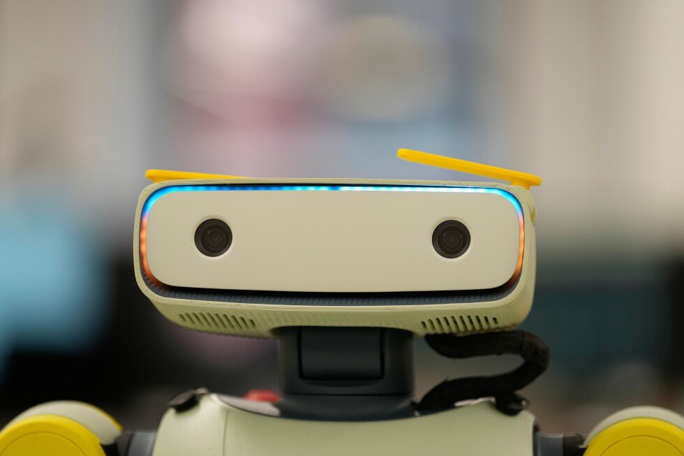 not-ready-for-robots-in-homes?-the-maker-of-a-friendly-new-humanoid-thinks-it-might-change-your-mind