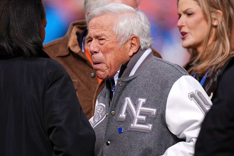 patriots’-robert-kraft-says-bill-belichick-‘unequivocally-deserves’-to-be-1st-ballot-hall-of-famer