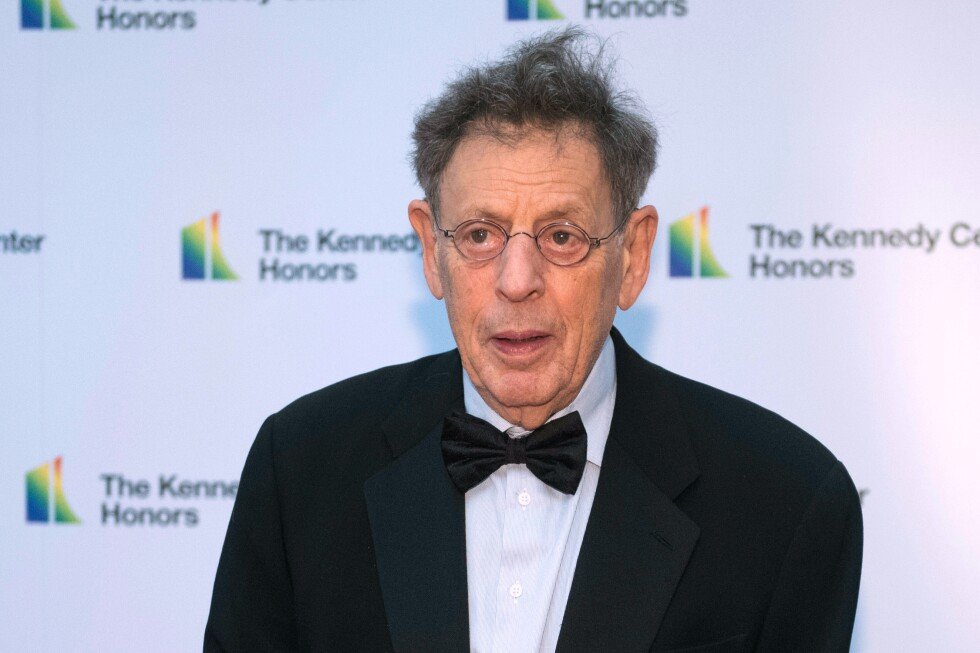 philip-glass-cancela-estreno-de-sinfonia-en-el-centro-kennedy-en-protesta