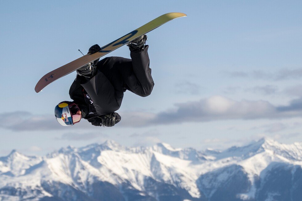 why-riding-and-spinning-backward-are-among-snowboarding’s-most-underappreciated-and-valuable-skills