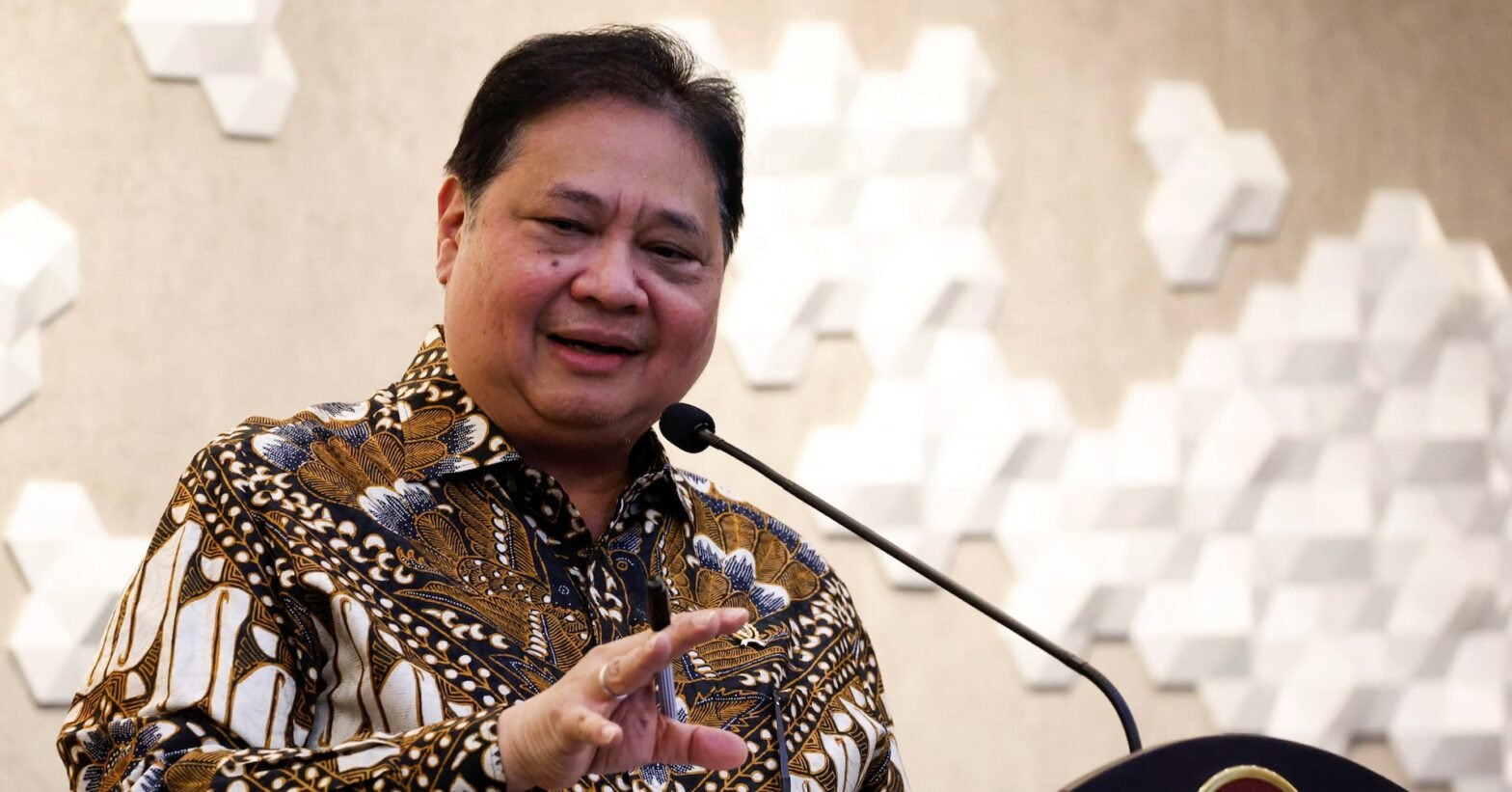 indonesia-committed-to-measures-to-boost-stock-market-transparency,-minister-says