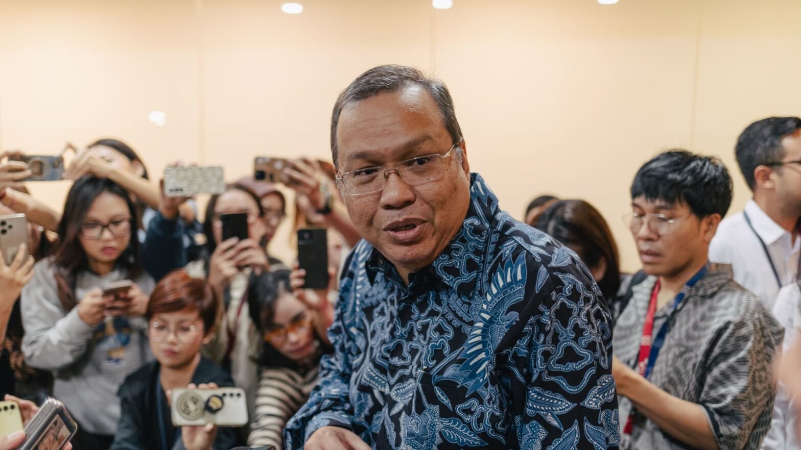 indonesian-stock-exchange-ceo-resigns-after-$84-billion-market-wipe-out