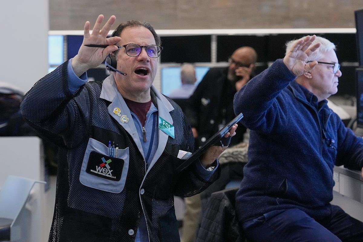 stock-market-today:-dow,-s&p-500,-nasdaq-futures-slide-as-wall-street-digests-warsh-as-trump’s-fed-pick