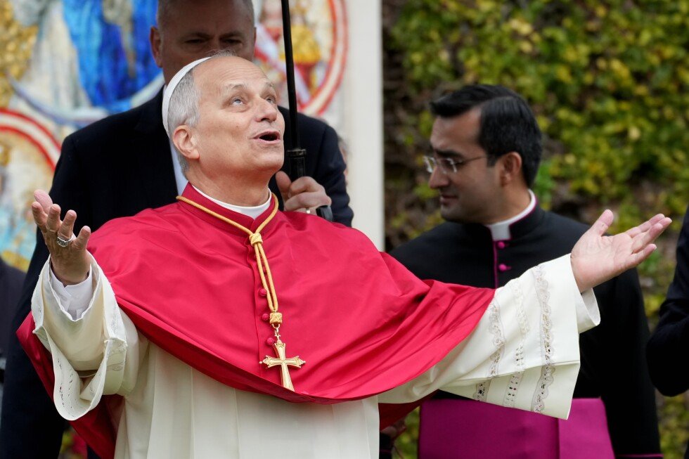 pope-gets-invitation-to-visit-peru-during-a-vatican-garden-party,-then-stays-for-lunch