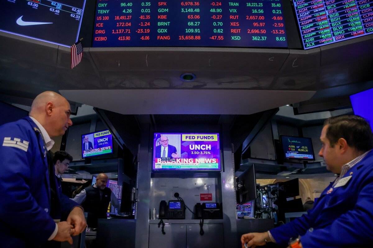 stock-market-volatility-takes-back-seat-to-commodity,-fx-swings