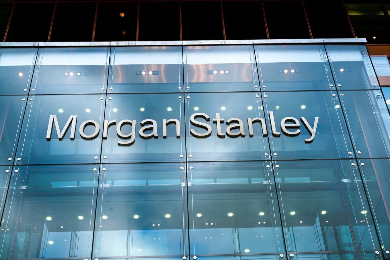 morgan-stanley-predicts-that-both-the-a-share-and-hong-kong-stock-markets-will-continue-to-receive-liquidity-support,-with-a-stronger-preference-for-hong-kong-stocks-should-global-market-volatility-ease.