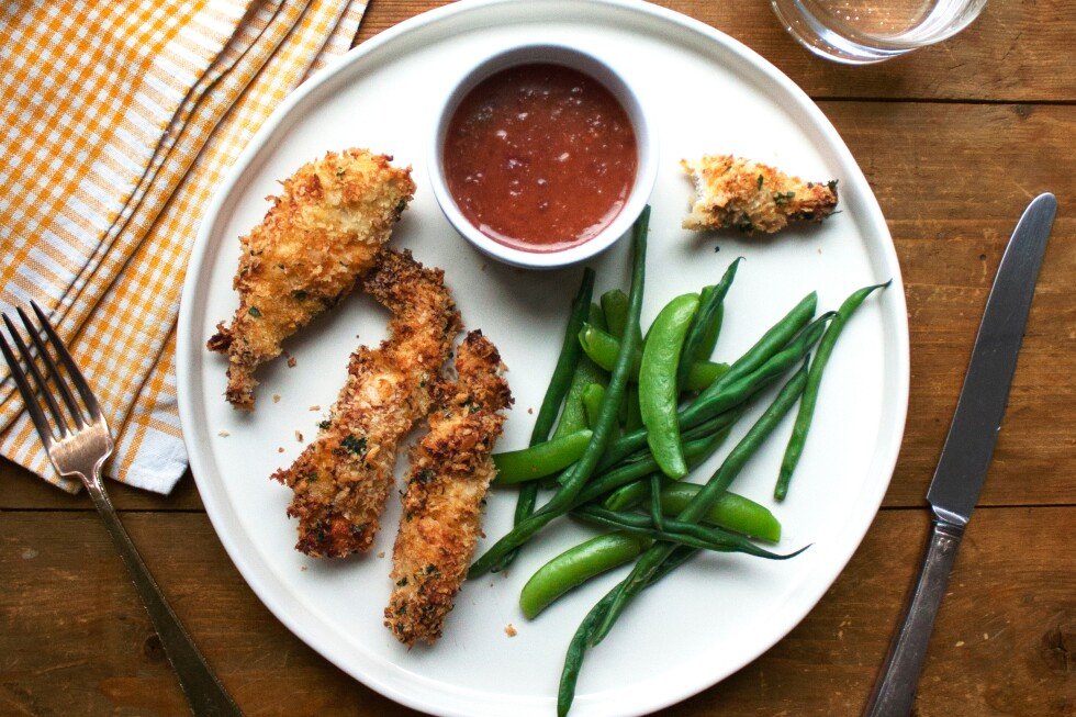 snack-like-a-pro-on-super-bowl-sunday-with-panko-crusted-chicken-strips-and-game-changing-sauce