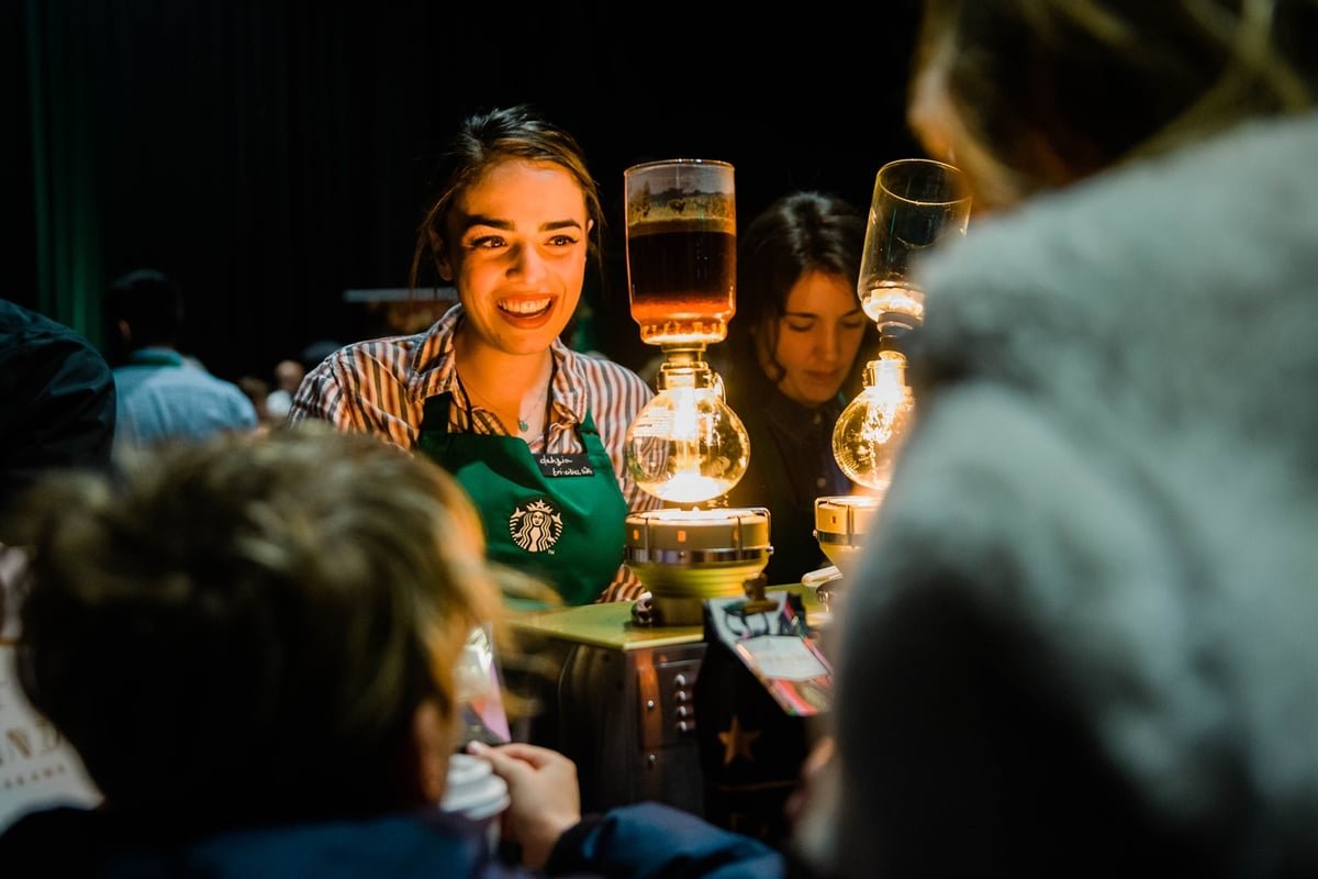 investors-are-piling-into-this-stock-that’s-up-28,000%-since-its-ipo.-can-it-soar-in-2026?