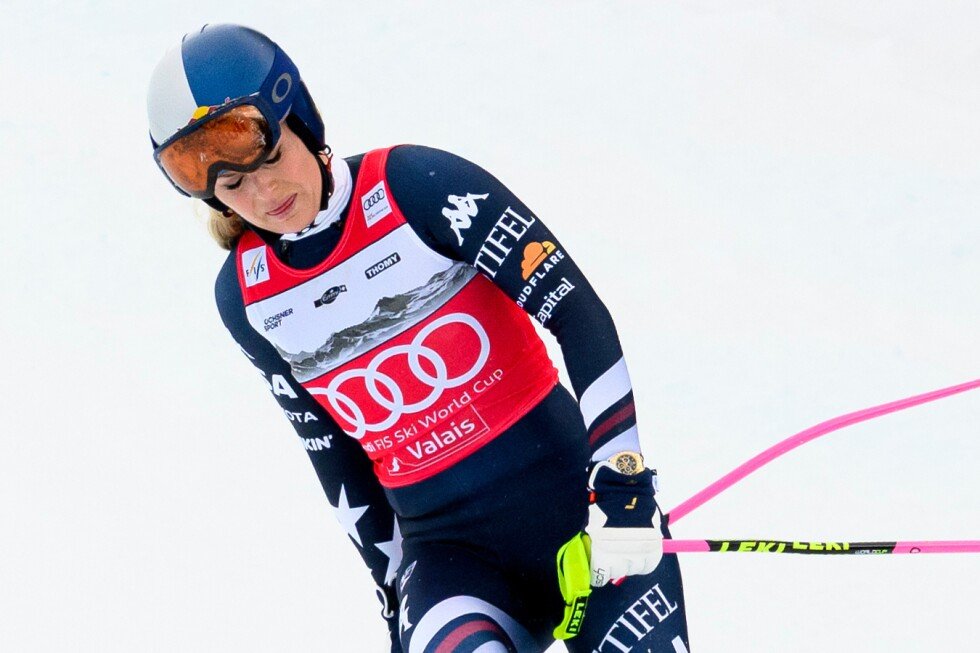lindsey-vonn’s-decision-to-compete-with-a-torn-acl-is-risky-but-‘possible,’-experts-say