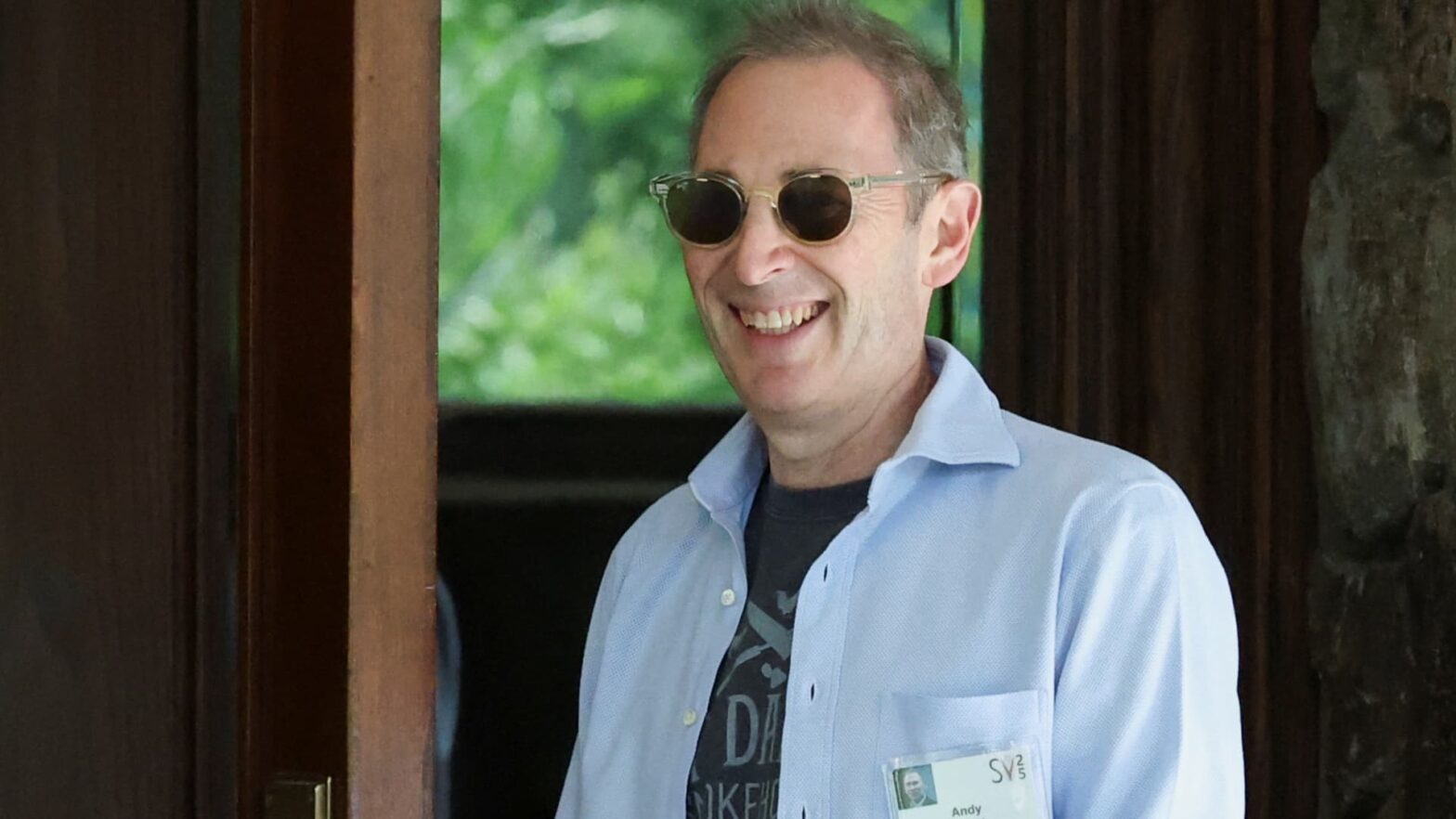 amazon-set-to-report-earnings-with-ai-spend,-cloud-growth,-job-cuts-in-focus