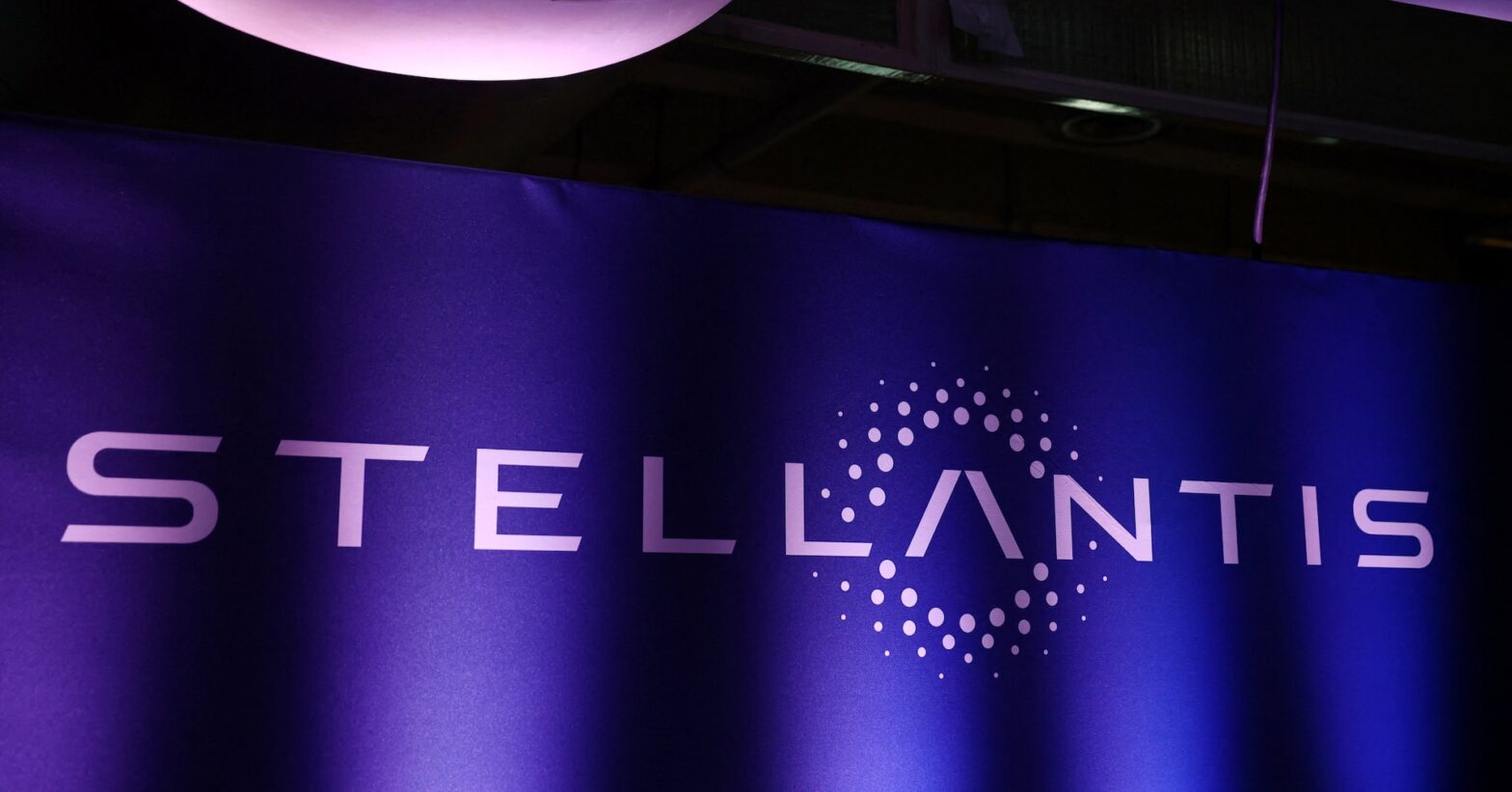 stellantis-shares-halted-after-144%-drop,-as-it-flags-$26.5-billion-writedown