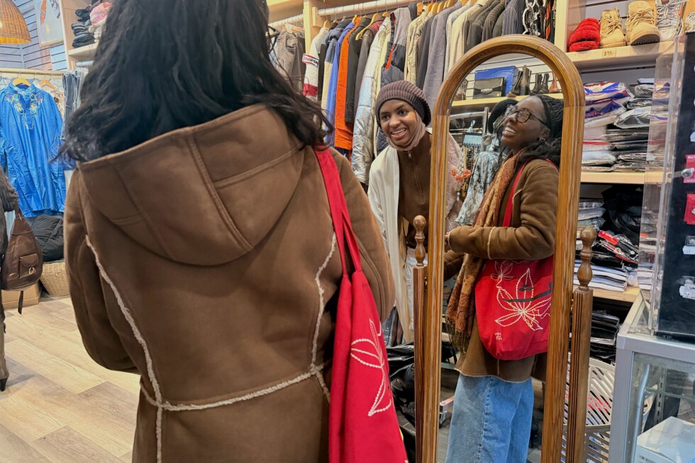 a-muslim-owned-thrift-shop-blends-modest-fashion,-faith-and-sustainability