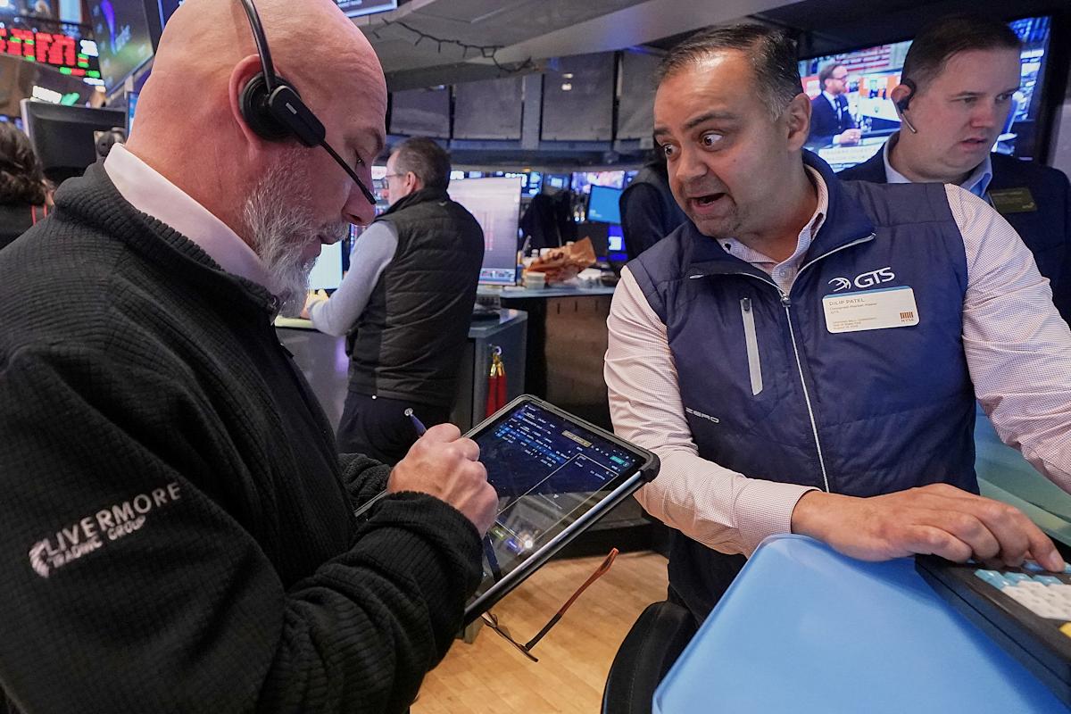 stock-market-today:-dow-soars-1,000-points,-leading-s&p-500,-nasdaq-higher-as-wall-street-rebounds-from-ai-tech-rout