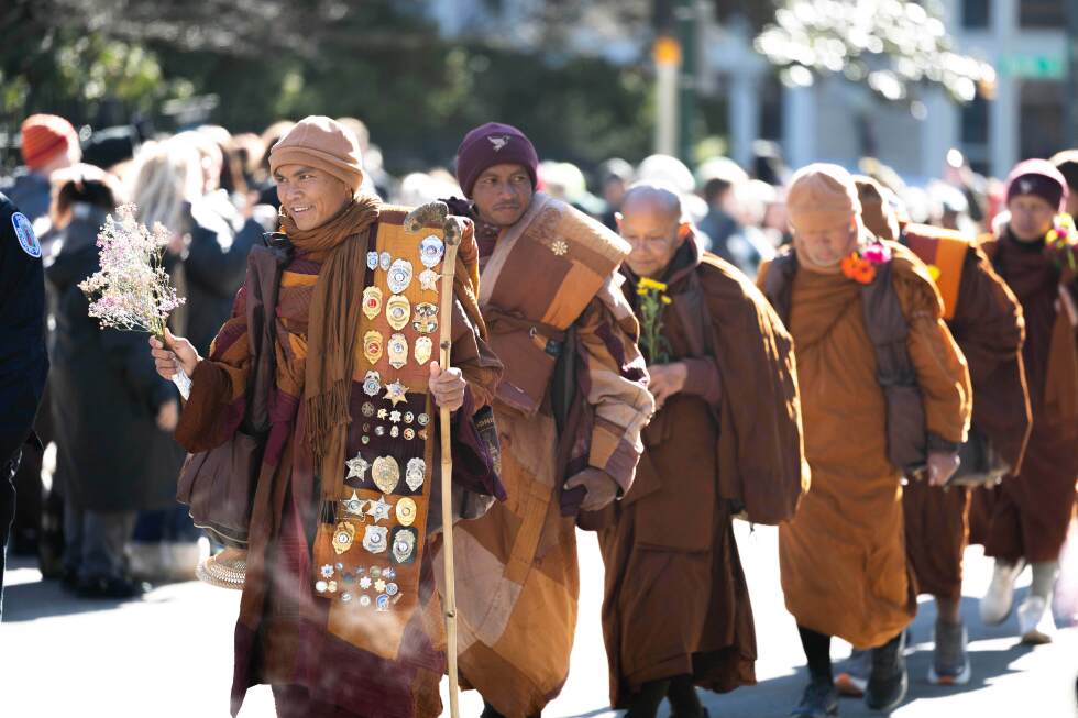 buddhist-monks-head-to-dc-to-finish-a-‘walk-for-peace’-that-captivated-millions