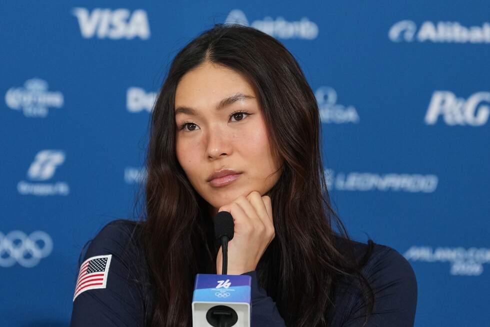 us-snowboard-star-chloe-kim-calls-for-unity-after-trump-bashes-teammate-over-immigrant-crackdown