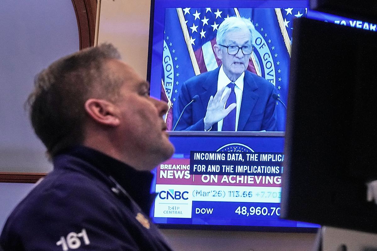 stock-market-today:-dow,-s&p-500-waver,-nasdaq-slides-after-january-jobs-report-smashes-expectations