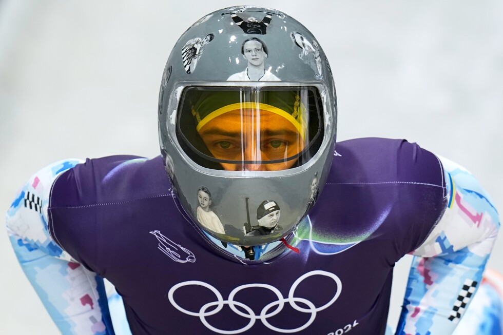 ukrainian-skeleton-athlete-vladyslav-heraskevych-trains-again-in-banned-helmet,-despite-ioc-ruling