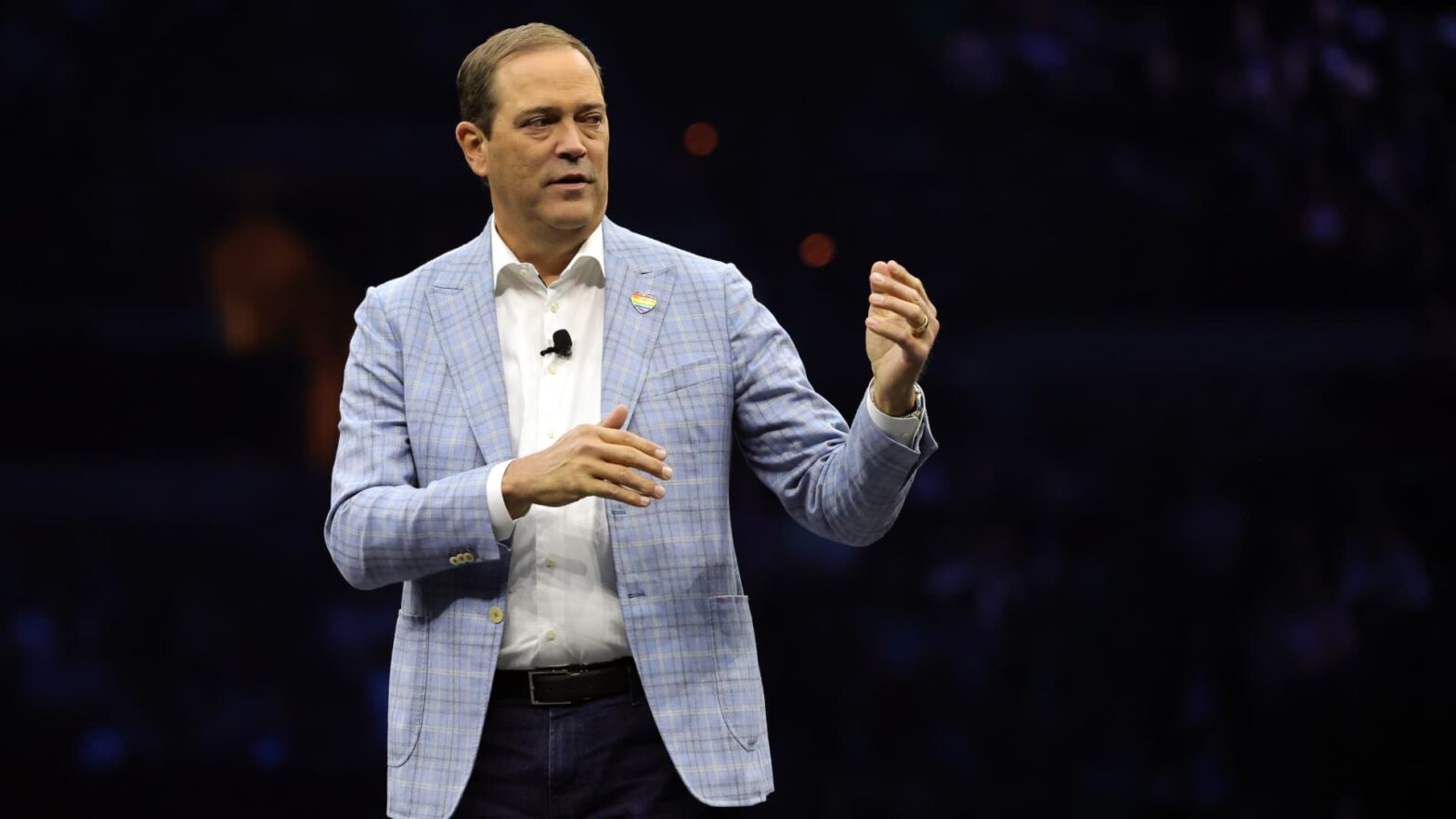 cisco-shares-slide-after-earnings-fail-to-wow-the-street.-here’s-our-plan-for-the-stock