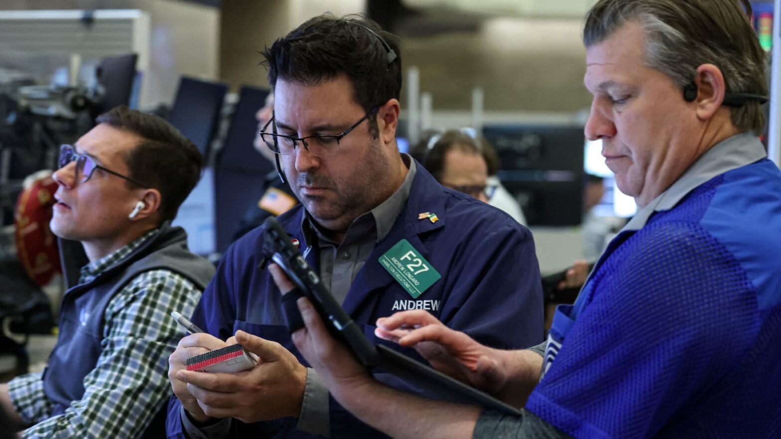 stock-futures-are-little-changed-after-dow-ends-three-day-win-streak:-live-updates