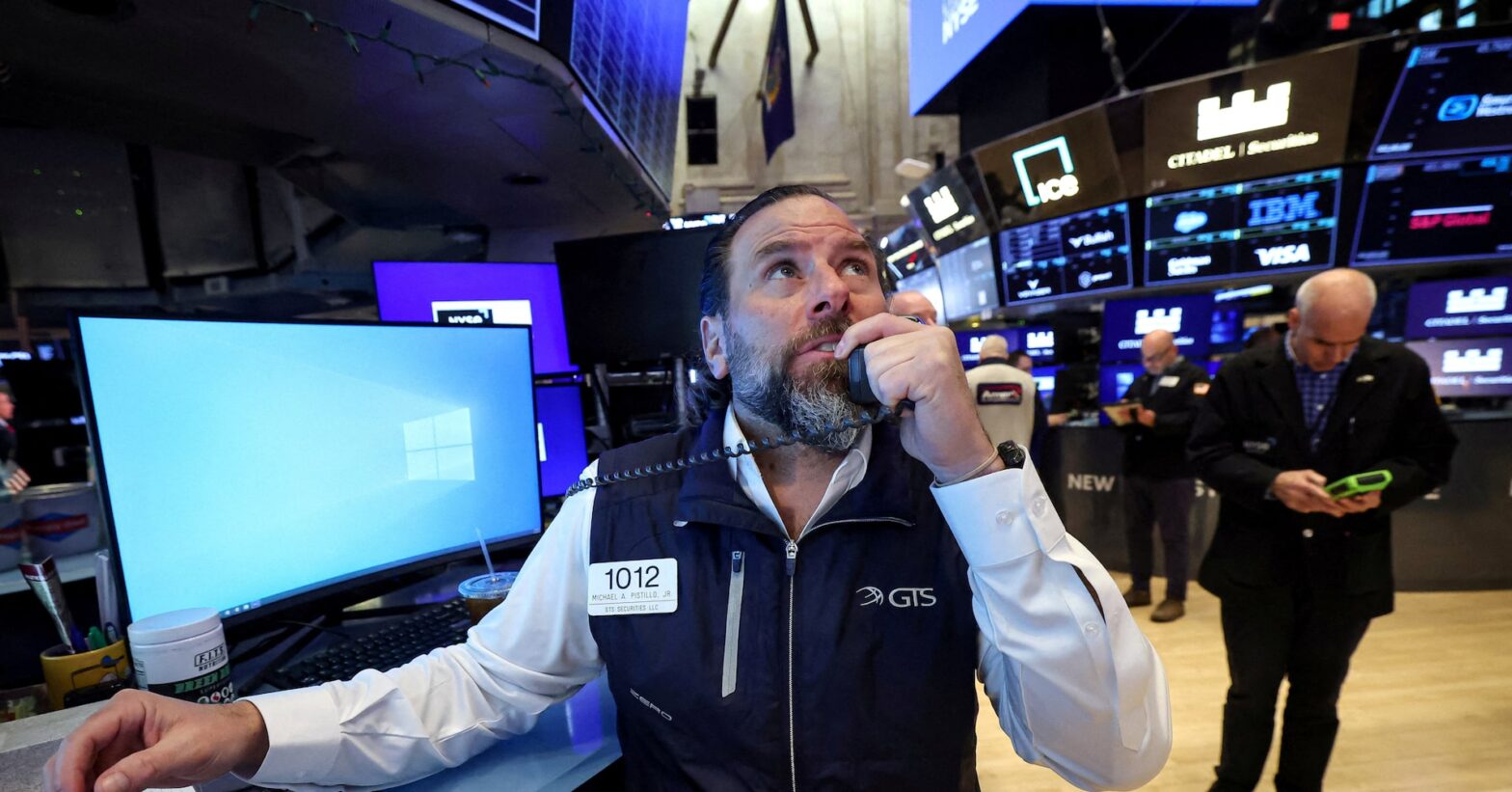 for-stock-market,-ai-turns-from-lifting-all-boats-to-sinking-ships