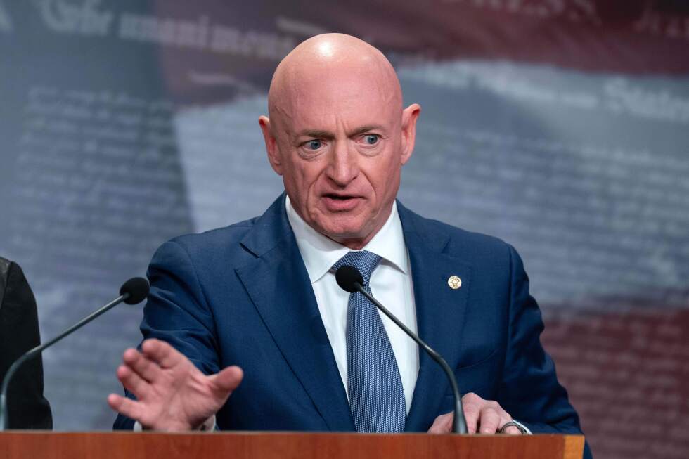 judge-temporarily-blocks-pentagon-from-punishing-sen.-mark-kelly-for-call-to-resist-unlawful-orders