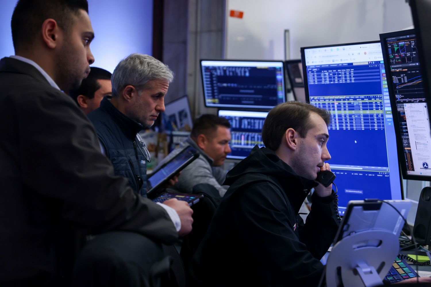 stock-market-today:-stocks-slip-ahead-of-january-cpi-report;-tech-sell-off-slows