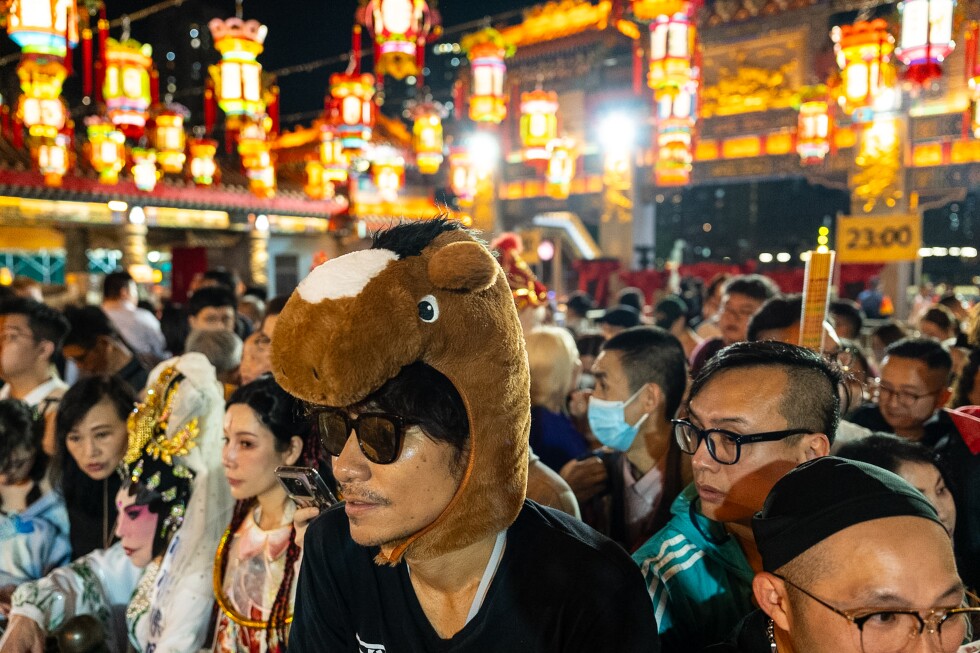lunar-new-year-prayers-and-festivities-usher-in-the-year-of-the-horse