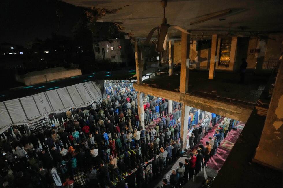 ramadan-arrives-in-gaza-under-shaky-ceasefire-deal,-but-the-festive-spirit-eludes-many-palestinians