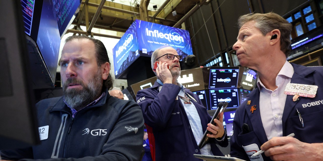 tech-stocks-regain-their-footing,-lift-us.-market-for-a-second-straight-day