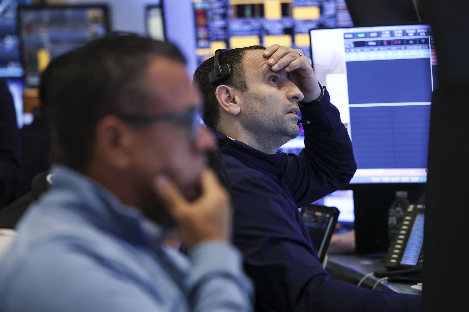 stock-market-today:-stock-futures-slip-as-us.-iran-tensions-drive-oil-higher;-walmart-stock-falls-after-earnings