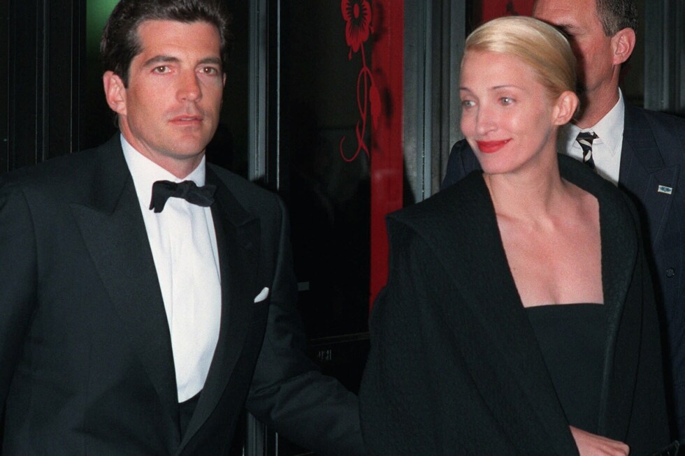 ‘love-story’-is-revealing-just-how-much-carolyn-bessette-kennedy’s-style-has-endured