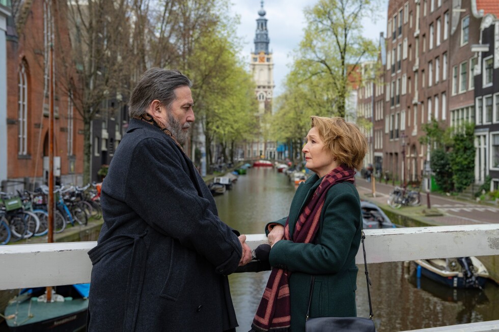 movie-review:-in-‘midwinter-break,’-a-quiet-marriage-story-with-lesley-manville-and-ciaran-hinds