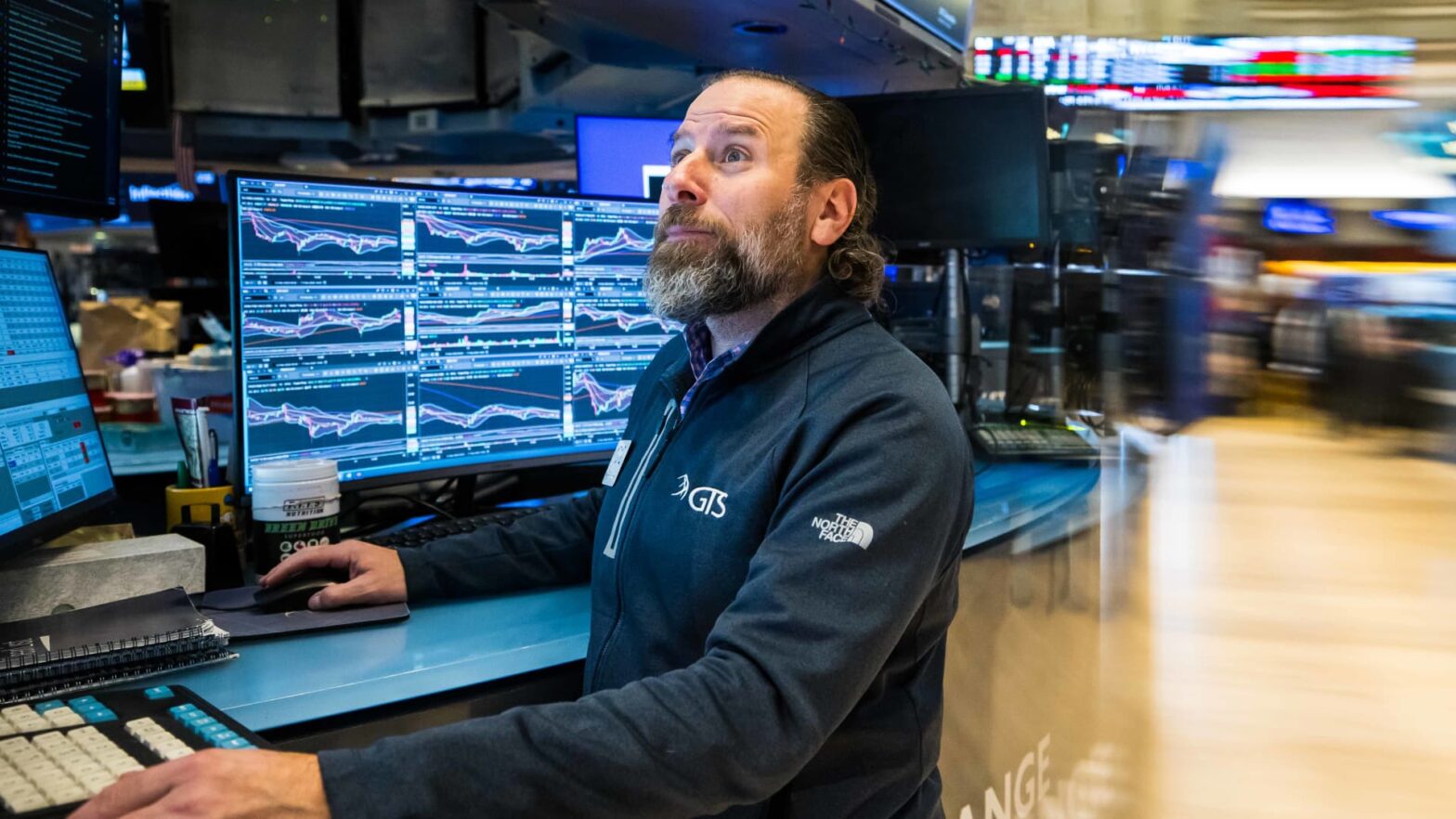 stock-futures-are-little-changed-ahead-of-key-economic-data,-possible-tariff-court-ruling:-live-updates