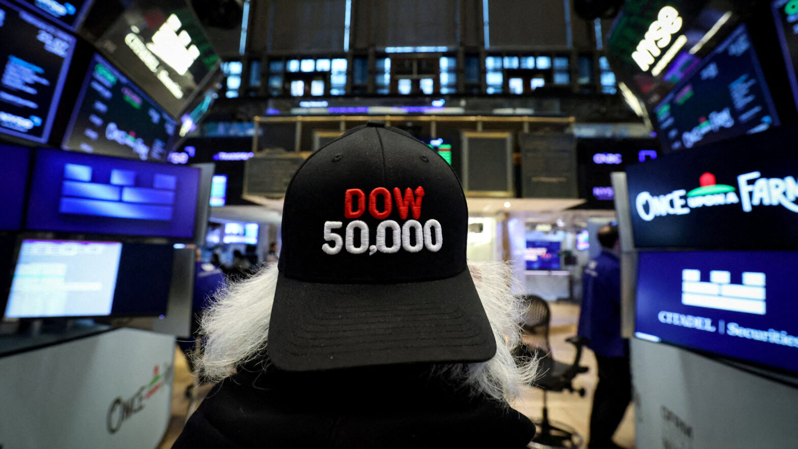 mixed-signals-churn-stock-market-despite-recent-highs