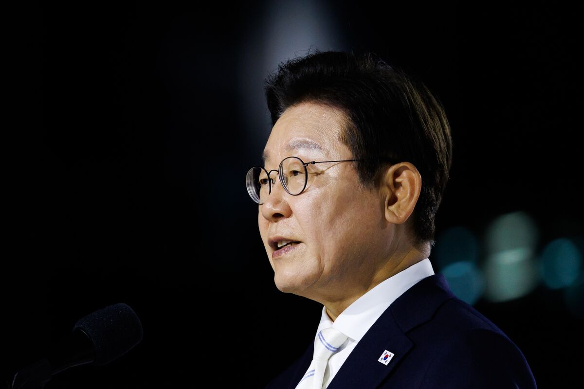 how-korea’s-president-turned-its-market-into-the-world’s-best-performer