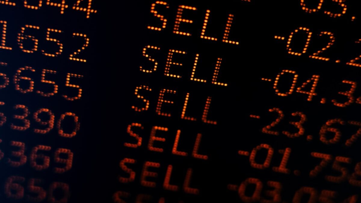 an-ai-thought-experiment-on-substack-is-sending-the-stock-market-spiraling