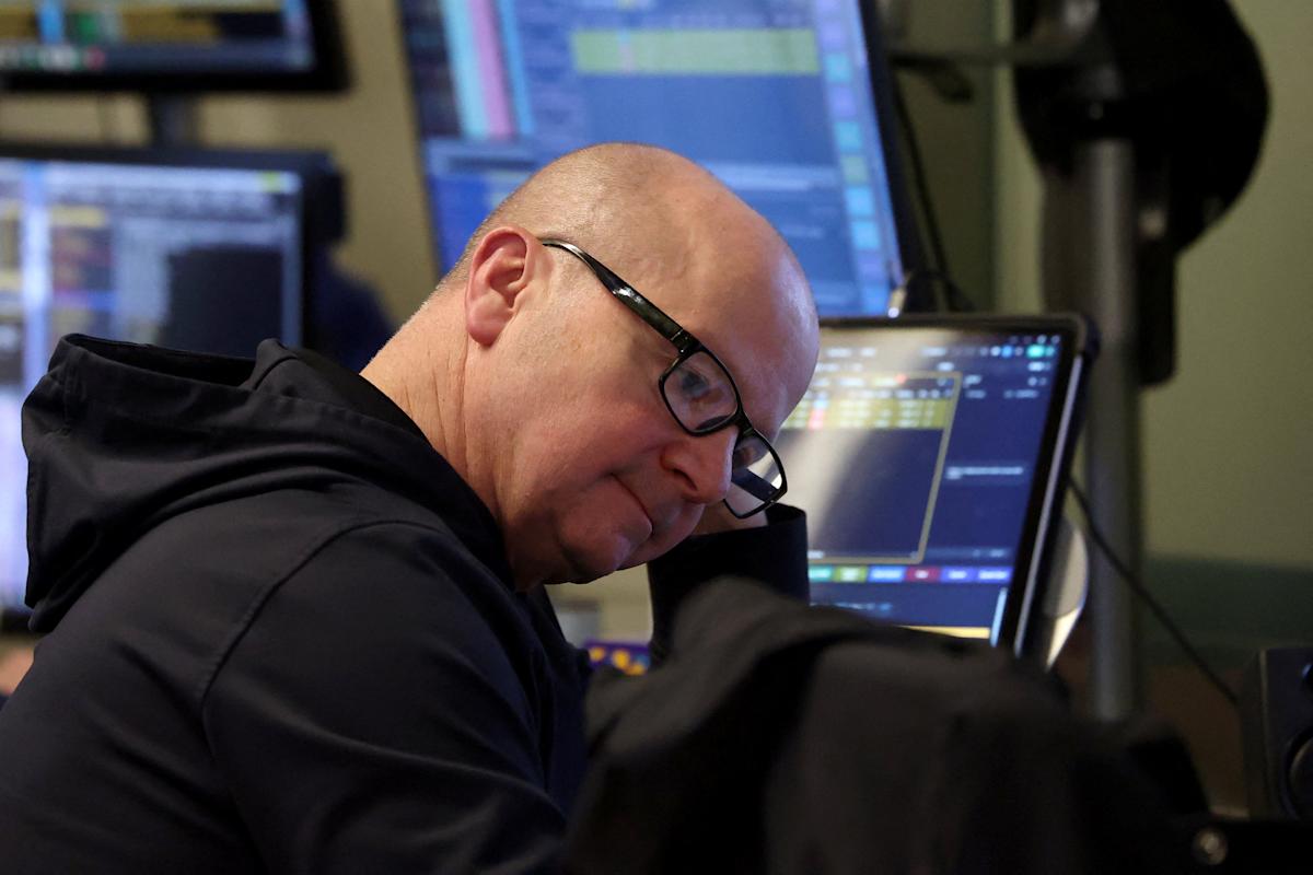 stock-market-today:-dow,-s&p-500,-nasdaq-climb-as-software-stocks-lead-ai-relief-rally