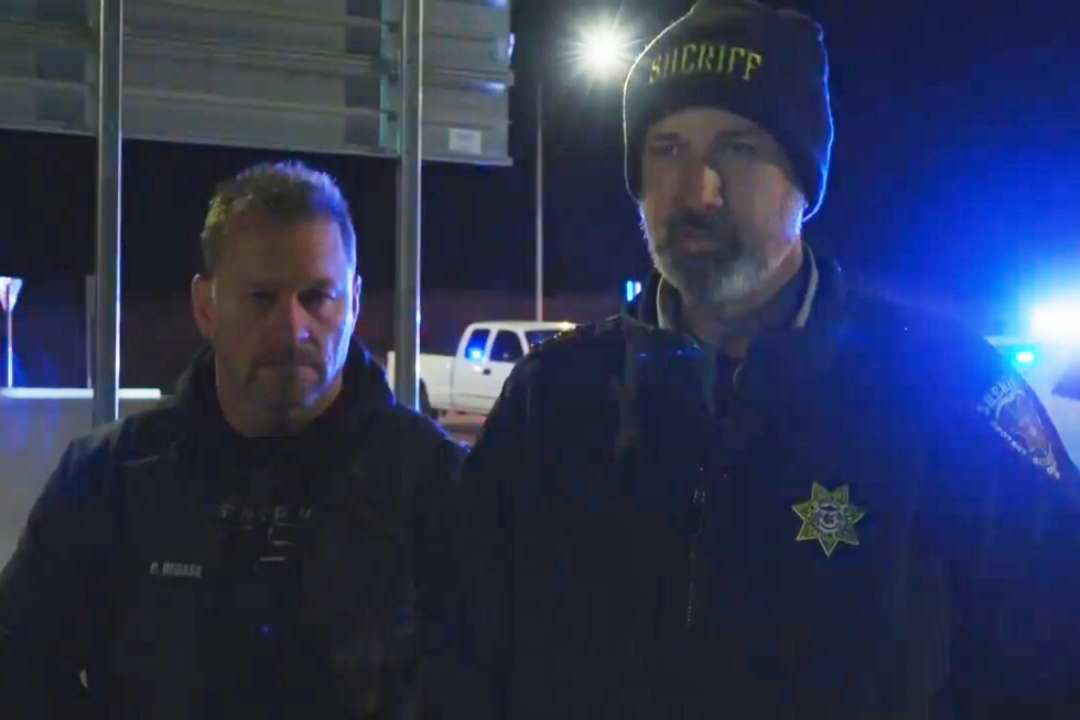 2-missouri-sheriff’s-deputies-fatally-shot,-2-others-wounded