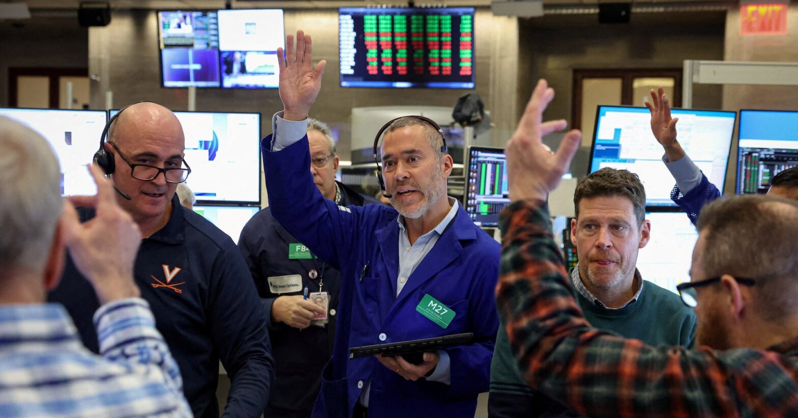 us-stock-futures-falter-on-ai-jitters,-nasdaq-braces-for-steep-monthly-fall