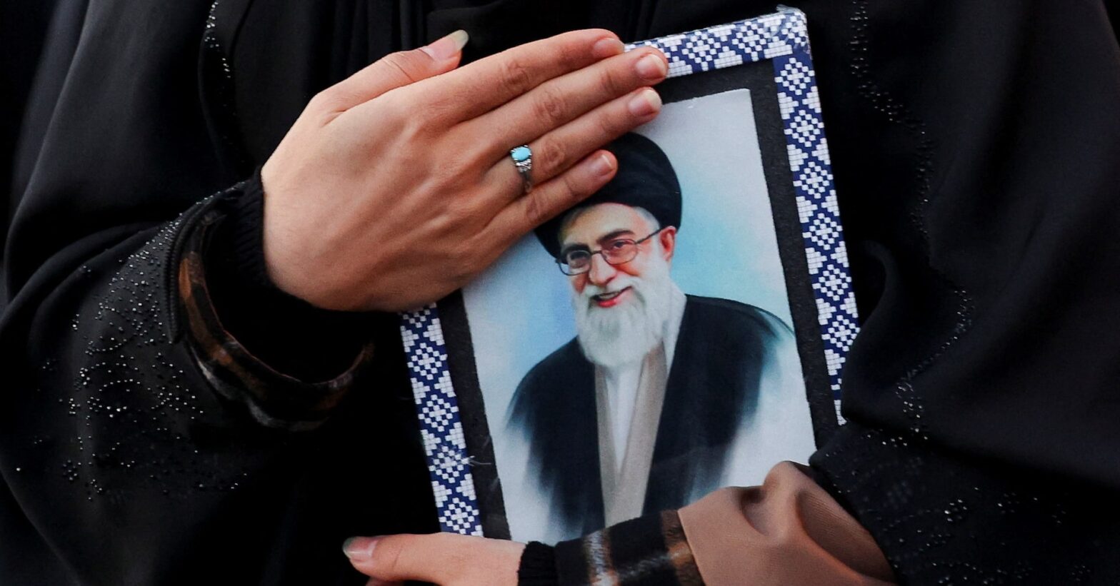 muscat-stocks-tumble as-strikes-on-iran-upend-regional-security