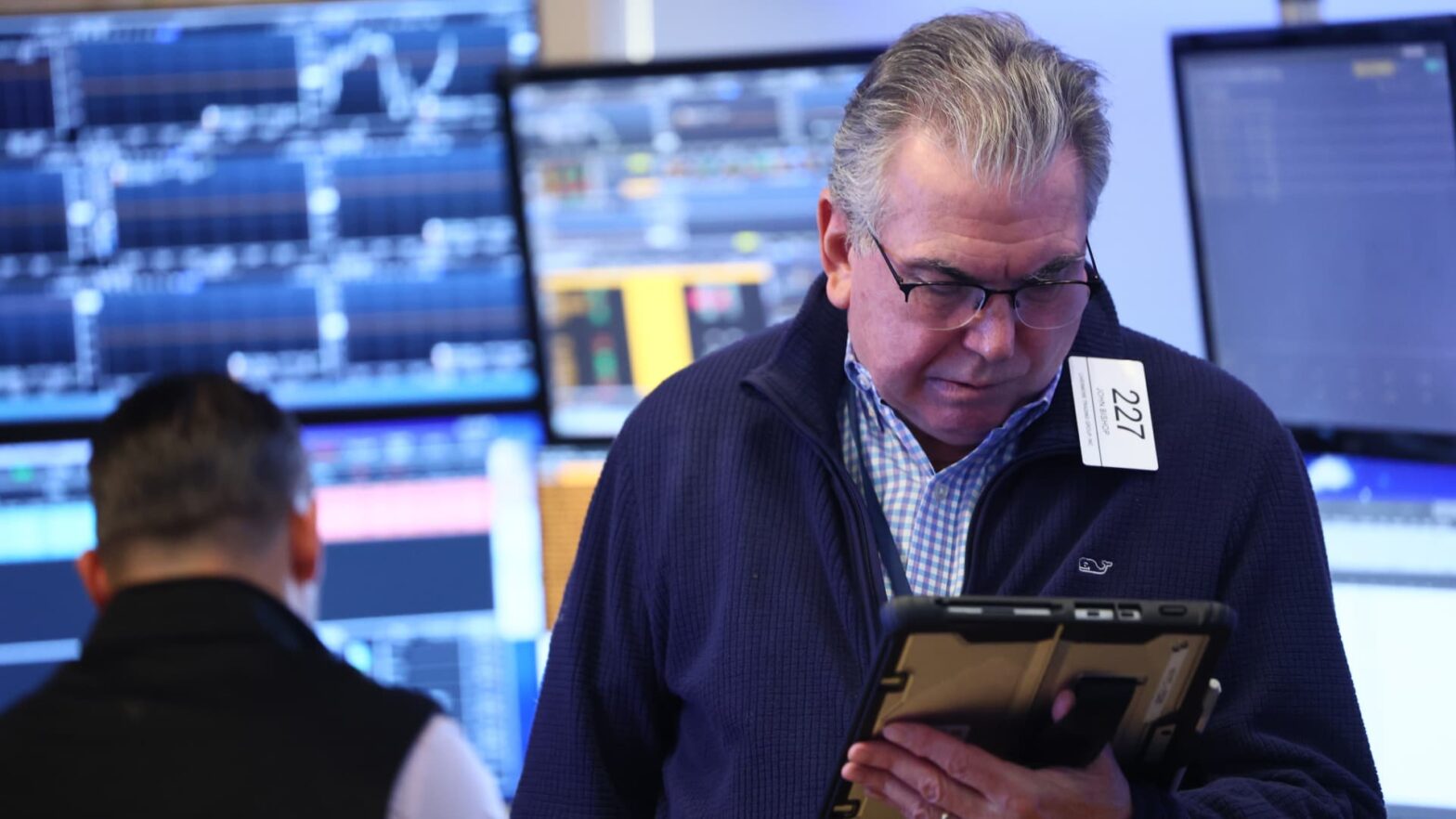 global-markets-after-iran-strikes:-oil-surges,-airlines-sink,-bonds-defy-safe-haven-playbook