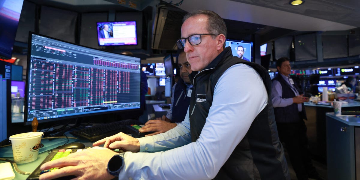 stock-market-today:-here-are-the-winners-and-losers-following-iran-attacks