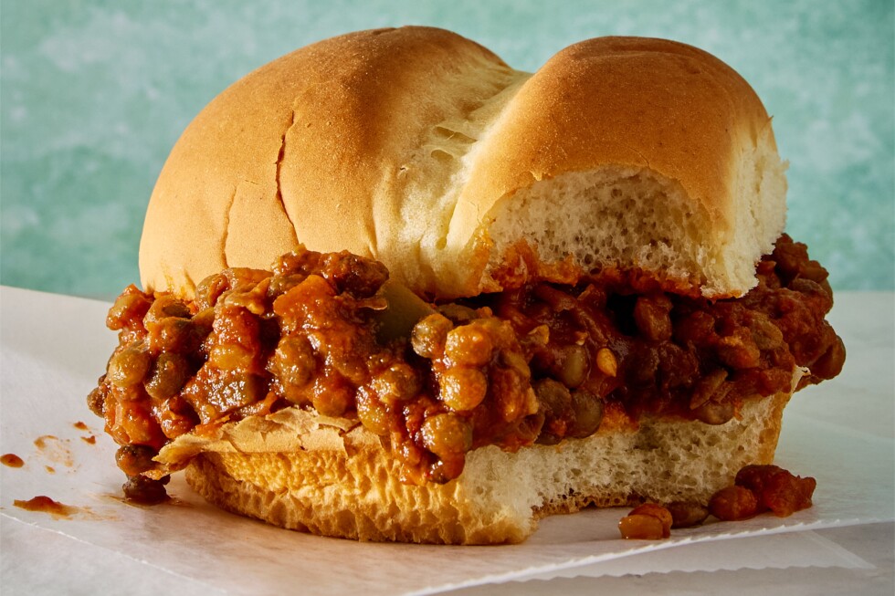 how-to-make-vegan-sloppy-joes-with-plant-based-protein